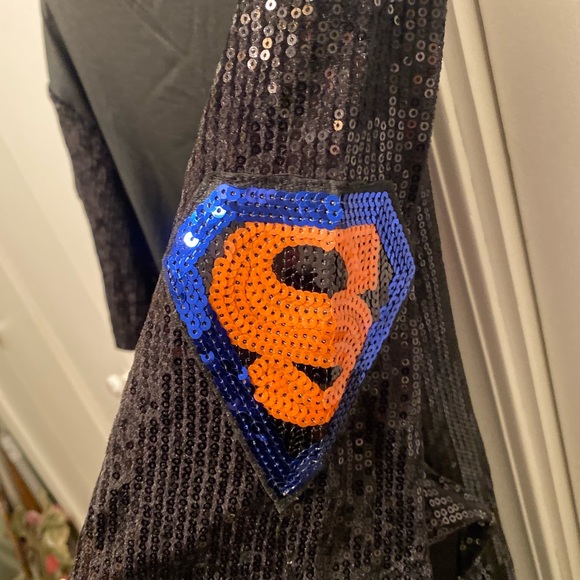 Worn 1x blk front sequined dress w logo on front & sides of both sleeves Sz L - Picture 3 of 6